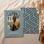 Convite Aniversário de 40 anos de Foto e Assinatura Oval M<br><div class="desc">Convite moderno para aniversário de 40 anos de na moda. Design apresenta uma fotografia oval da aniversariante/rapaz, a elegante inscrição 'QUARTO' com o nome das pessoas no texto de assinatura no topo e um simples modelo de festa de aniversário que é fácil de personalizar com os seus próprios detalhes. As...</div>