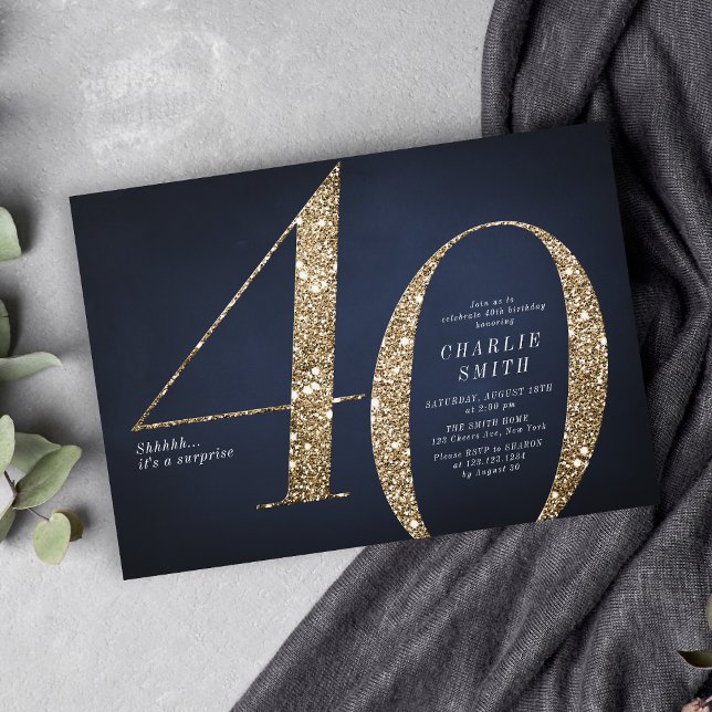 Convite Aniversário de 40 anos de relâmpago de ouro marinh (Modern minimalist navy gold glitter 40th birthday invitation)