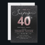 Convite Aniversário de 40 anos de surpresa rosa a preto mo<br><div class="desc">Modern Shhh, é uma convite de festas surpresa que apresenta o roteiro na moda e o falso rosa de ouro-brilho número 40 e os detalhes da sua festa sobre a cor de fundo brilhante preta, simples e elegante, convite para adultos, de grande surpresa para o excelente, para homens e mulheres....</div>