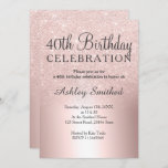 Convite aniversário de 40 anos metálico Rosa dourado<br><div class="desc">Um design metálico rosa de glitter glitter glitter e luxuoso com elegante convite para a tipografia da caligrafia.</div>