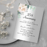 Convite Aniversário de casamento da 25 floral de prata<br><div class="desc">Um fundo de olhar mal prateado. Decorado com uma flor branca,  uma flor de pénia e um eucalipto verde de cor aquosa. Personalize e adicione seus nomes e detalhes</div>