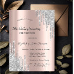 Convite Aniversário de Casamento Dourado do Rosa de Silver<br><div class="desc">Um moderno,  chique e glamouroso com brilho prateado pingando um fundo rosa de ouro.</div>