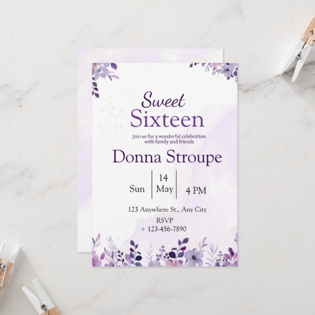 Convite Aniversário de Cor Floral Púrpura e Branca (Frente/Verso In Situ)
