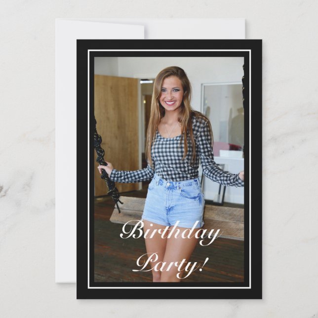 Convite Aniversário de Foto Negra Branca Moderna e Minimal (Verso)