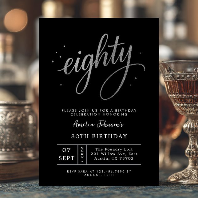 Convite Aniversário de Oitenta 80 Elegante Preto e Prata (Eighty and elegant ✨ Celebrate a lifetime of style with this black and silver invite.)