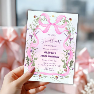 Convite Aniversário de um ano com laço rosa floral no Dia