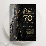 Convite Aniversário do 70 de Surpresa Dourada Negra<br><div class="desc">Preto e ouro agitam convite de aniversário surpresa de 70. Elegante design moderno com aquarela agate marble geode background, faux glitter gold e typografia script font. Trendy convida o cartão perfeito para uma comemoração de dia das mulheres na moda. Impressos convites Zazzle ou modelo de impressão digital instantânea para download....</div>