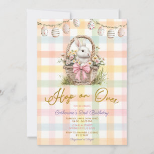 Convite Aniversário do Cesto de Coelho de Gingham de Prima