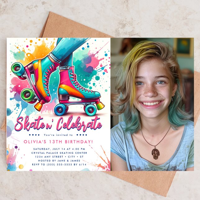 Convite Aniversário do Cilindro Retrorativo Bonito (Roller skate themed birthday invite with a photo of a smiling girl.)