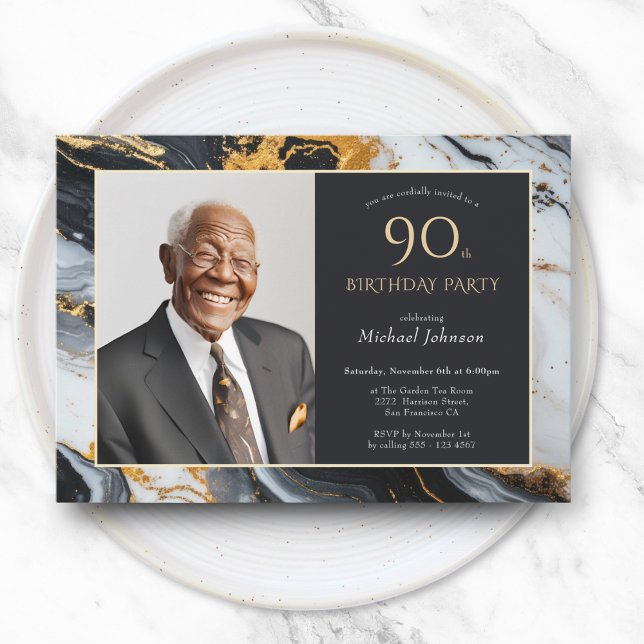 Convite Aniversário do Elegante Black Dourado Agate (Elegant Black Gold Agate Photo 90th Birthday Invitation)