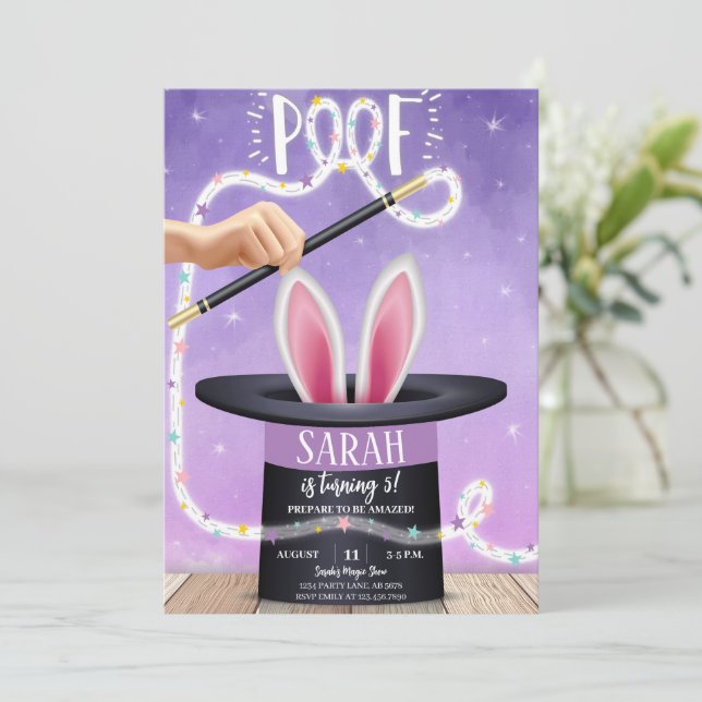 Convite Aniversário do espetáculo de magia roxa (Em pé/Frente)