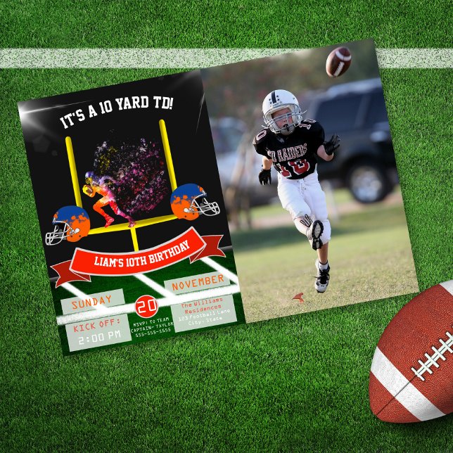 Convite Aniversário do garoto de foto com toque de futebol (A great football personal birthday invitation. Add your child's photo and make it a touchdown party!)