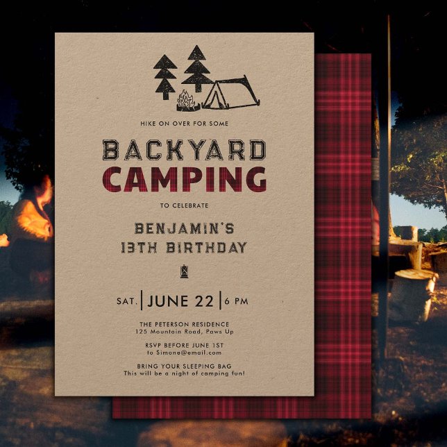 Convite Aniversário do Quintal Acampando Xadrezes Vermelha (backyard camping boys birthday party invitation outdoor adventure camp fire rustic red plaid)