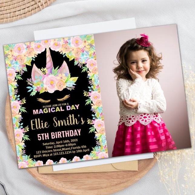 Convite Aniversário do Unicórnio de Foto Preta com Cores F (Floral Colors Black Photo Unicorn Birthday Invitation)