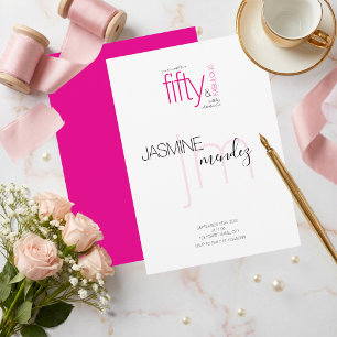 Convite Aniversário moderno com monograma Rosa 50 & Fabulo