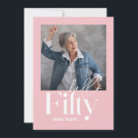 Convite Aniversário moderno mínimo simples, cor-de-rosa-ci<br><div class="desc">O mínimo moderno convite para 50 anos de uma tipografia simples,  cor-de-rosa e branca. Parte de uma coleção contemporânea.</div>