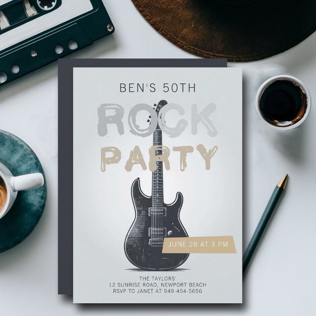 Convite Aniversário Negro Adulto de Violão Elétrico do Roc (music fest rock adult birthday party invitation men modern fun black white gold guitar)