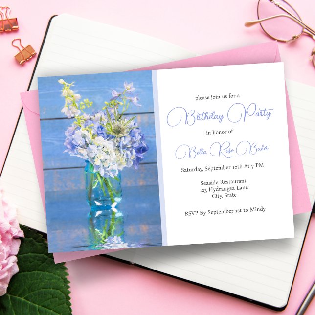 Convite Aniversário Reflexos de Hortênsia Lavanda (Charming birthday invite: Lavender hydrangea reflects cherished memories and new beginnings.)