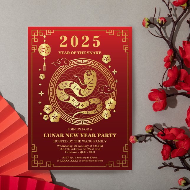 Convite Ano Novo Lunar 2025 - Ano do Cobra - 年 新 (Mark the Lunar Year 2025 with this elegant red and gold invitation.)