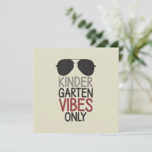 Convite Apenas Vibrações de Jardim de Infância de Volta às