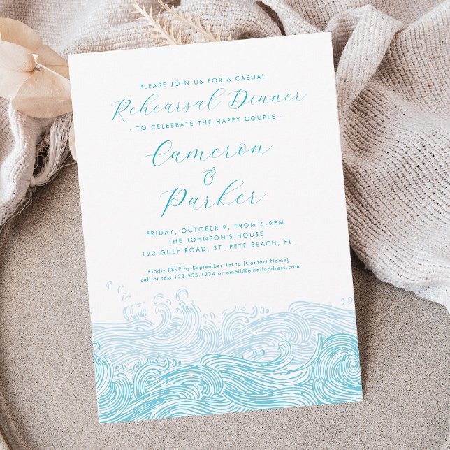 Convite Aqua Ocean Onda Janto de Ensaio Casual de Casament (Aqua Blue Casual Rehearsal Dinner Invitation with Ocean Waves for a Coastal Chic Beach Wedding by Co)