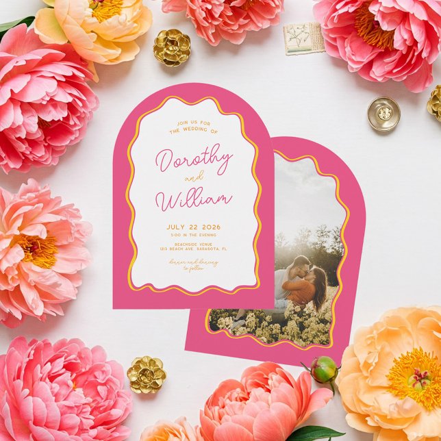 Convite Arch Brilhante e Casamento Colorido (Quirky and Fun Squiggly Arch Wedding Invitation in pink, orange and yellow color palette.)