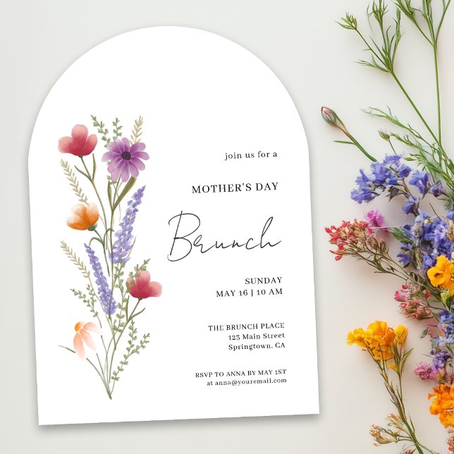 Convite Arch Simple Floral Dia de as mães Brunch (An arched shape invitation is shown in 5x7 in. Choose size, paper and corner style.)