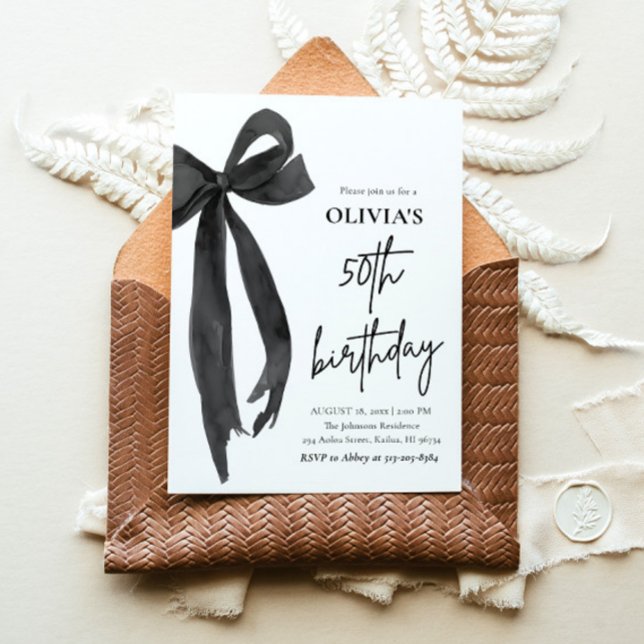 Convite Arco 50ª Festa de aniversário Preta de Aquarela El (Watercolor Modern Elegant Coquette Black Bow Photo 50th Birthday Party Invitation)