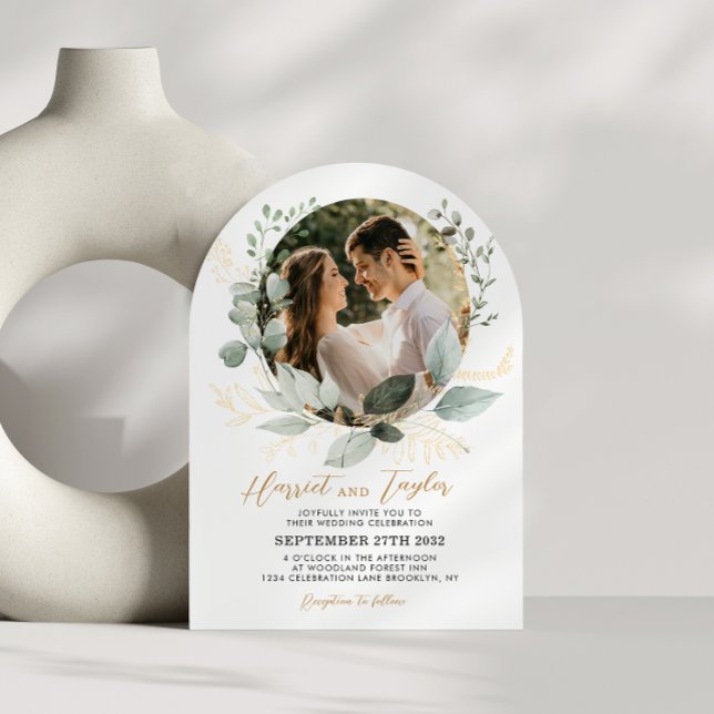 Convite Arco de casamento com eucalipto verde dourado chiq (Criador carregado)