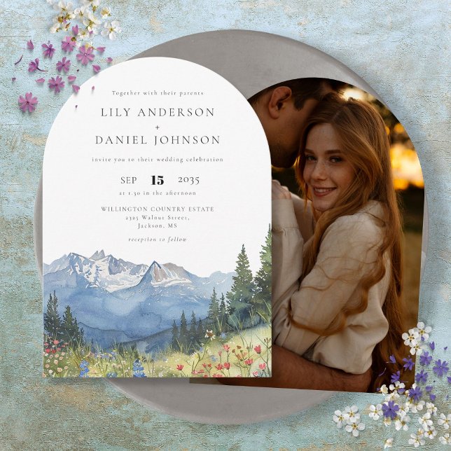 Convite Arco de Casamento de Foto de Flor Silvestre de Mon (Watercolor Mountain Wildflower Photo Wedding Arch Invitation)