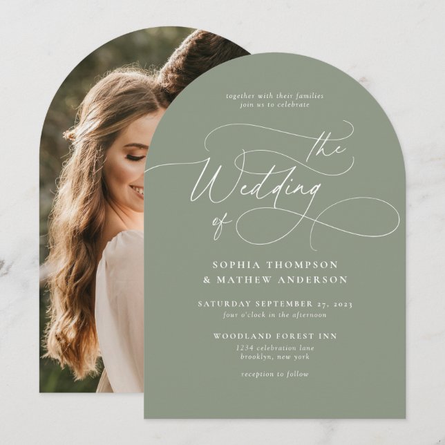 Convite Arco de Casamento de Foto Verde Sage com Rótulo Mi (Frente/Verso)