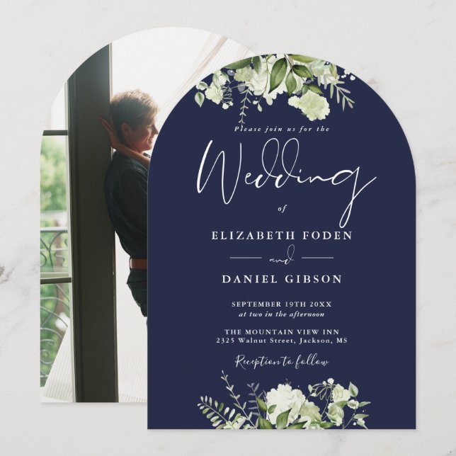 Convite Arco de casamento floral azul naval chic greenery  (Frente/Verso)