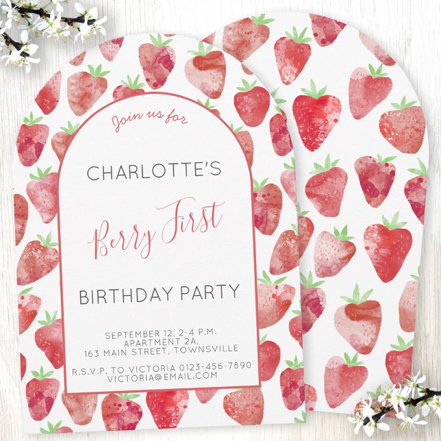 Convite Arco de Primeira Festa de aniversário de Morango (Modern strawberry watercolor berry first 1st arch shaped birthday party invitation with custom text)