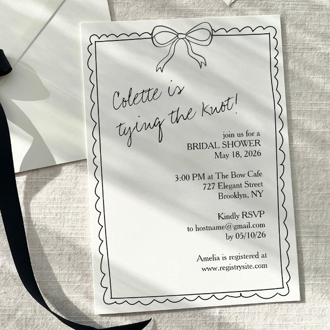 Convite Arco elegante Elegante para Chá de panela de Mão (Minimalist elegance meets timeless charm in this chic black & white bow bridal shower invitation.)