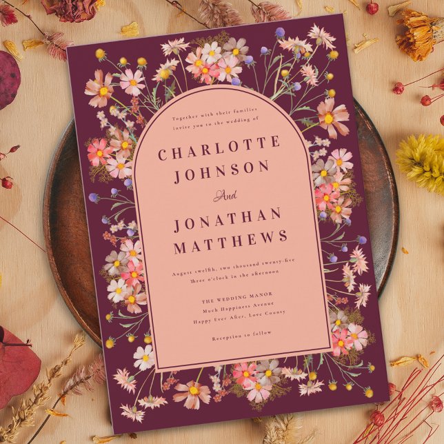 Convite Arco Floral Boho Borgonha Casamento de Outono (Wildflower arch elegant burgundy fall wedding invitation peach burnt orange terracotta dried flowers)