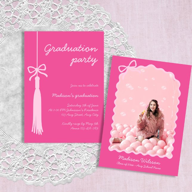 Convite Arco Quic Pink Formando Graduação de Foto 2025 (Bow Chic Pink Grad Photo 2025 Graduation Invitation)