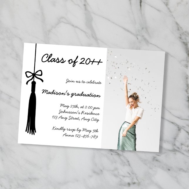 Convite Arrebitado de Laço Preto e Branco Foto 2026 Format (Coquette Bow Black & White Photo 2026 Graduation Invitation)
