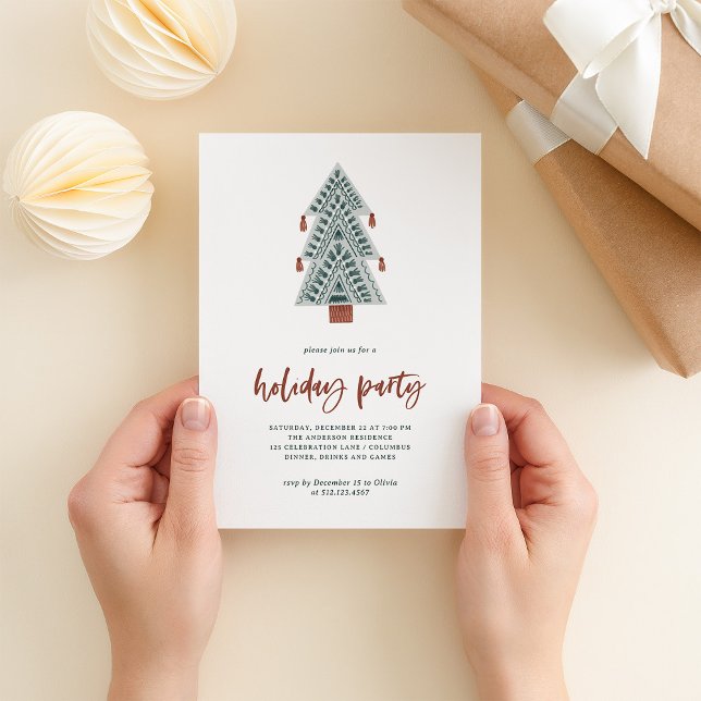 Convite Árvore de Natal Boho | Férias (A fun and trendy holiday party invitation with a boho Christmas tree and casual terracotta script)