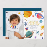 Convite Astronauta Fotográfico: Aniversário do Space Boy<br><div class="desc">Astronaut Planets Space Boy Birthday Invitation Você pode personalizar seus convites escolhendo de tantos tipos de papel,  formas e textos diferentes de sua escolha para torná-los únicos e especiais.</div>