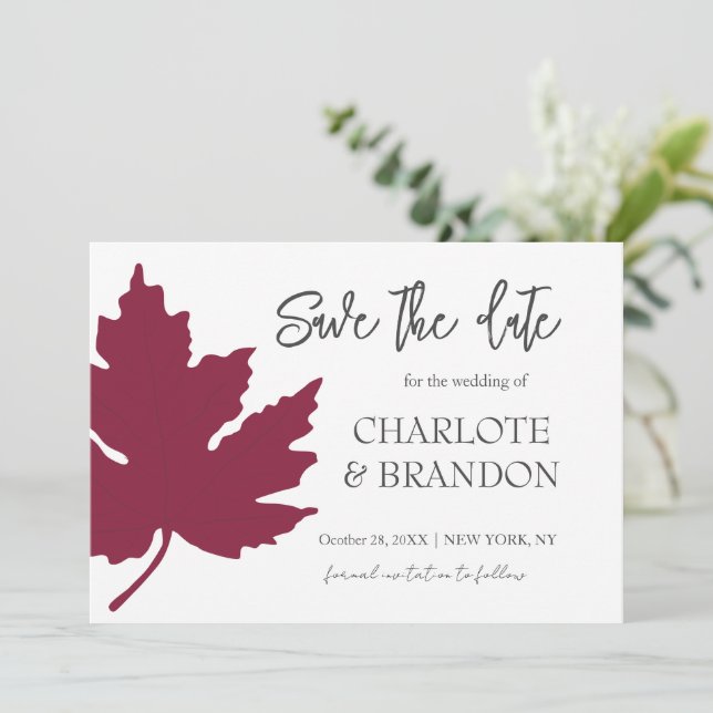 Convite Autum Burgundy Maple Leaf Wedding SaveThe Date (Em pé/Frente)