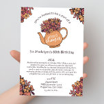 Convite Autumn Teapot 60th Birthday Card Chá por Correio<br><div class="desc">Celebre um aniversário de um marco de uma forma única e sincera com este Chá de Cartão de Aniversário de Teapot de outono por Mail Invitation. Este convite elegante e inspirado para a queda apresenta um bule de chá desenhado à mão adornado com um belo buquê floral em cores quentes...</div>