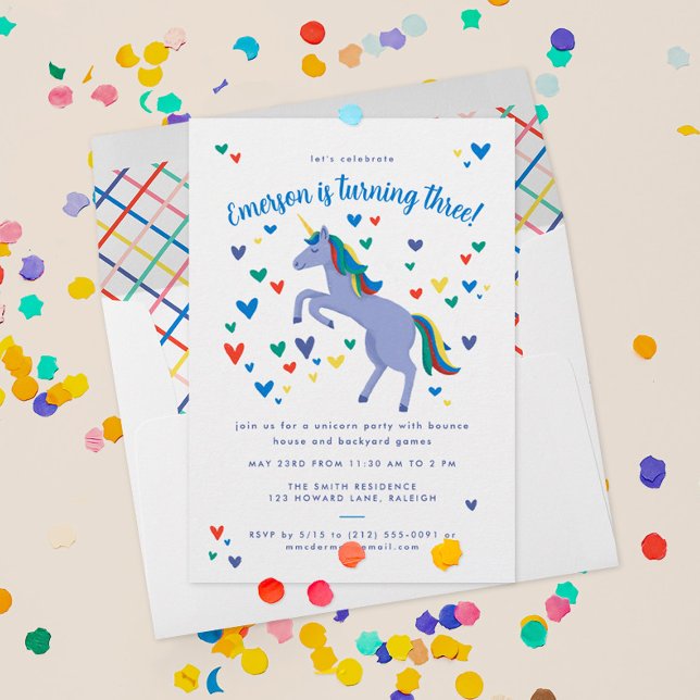 Convite Azul-Arco-Íris-Íris-Íris-Íris (this magical birthday party invitation has a pastel blue unicorn custom text and lots of hearts)