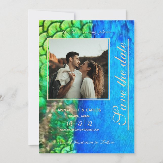 Convite Azul de Pavão Textura de Pena Verde Casamento de V (Frente)