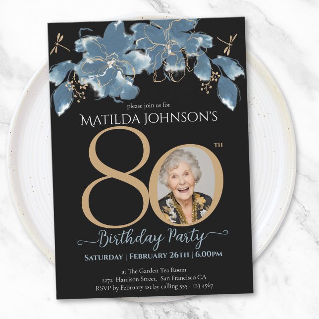 Convite Azul Floral Azul Dourado Foto Personalizada 80 de  (Floral Blue Black Gold Custom Photo 80th Birthday Invitation)