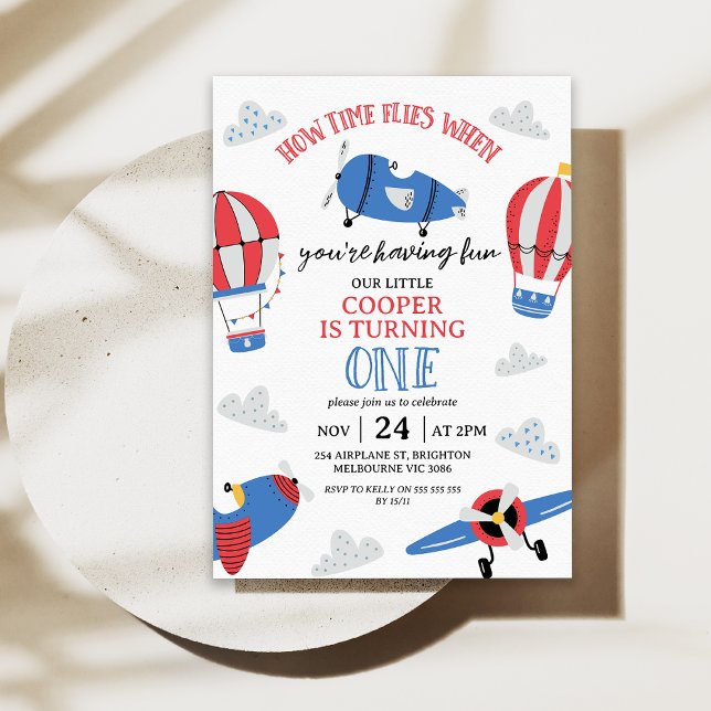 Convite Azul moderno como o tempo voa primeiro aniversario (Modern How Time Flies 1st Birthday Invitation Boy, Plane Airplanes Hot Air Balloon, Plane Invitation)