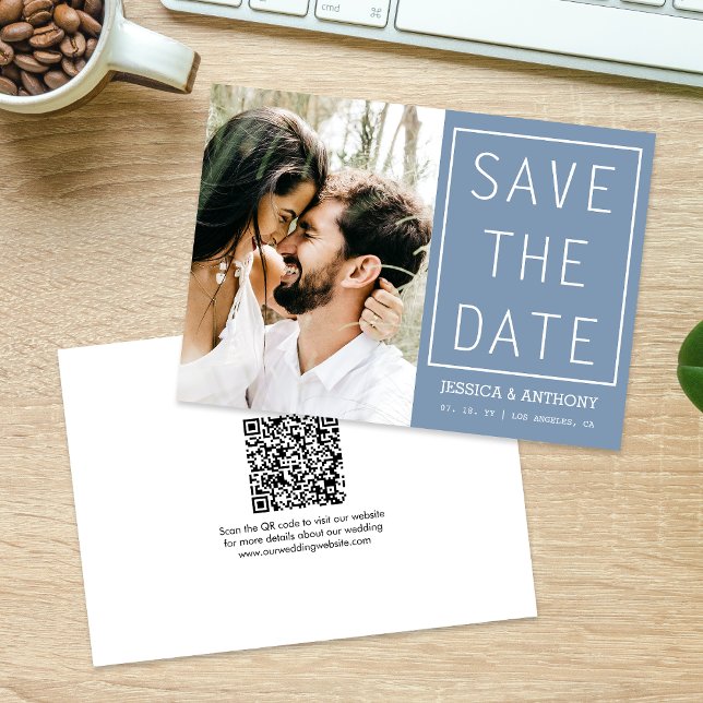Convite Azul Moderno Salva a Data Foto Código QR (The QR code makes it easy for guests to visit your website for more details about your wedding.)