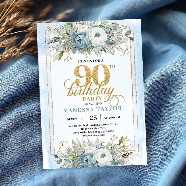 Convite Azul pastel clássico dourado script 90º aniversári (Classic pastel blue gold script 90th birthday invitation)