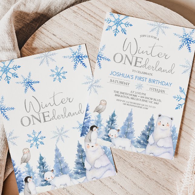 Convite Azul Prata Inverno Animais Onederland Aniversário (Faux silver and blue snowflakes arctic animals winter onederland 1st birthday invitation for a boy.)