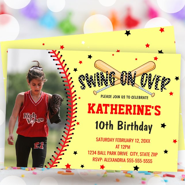 Convite Balança de Softball em Moças (Swing On Over Girls Softball Birthday Party Invitation)