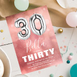 Convite Balão Silver de 30 de aniversário | Festa Rosa Gir<br><div class="desc">Convite de aniversário moderno 30º projetado com fundo rosa-d-água ombre,  confete de bolha transparente e um grande balão de hélio número 30. O nome é escrito em texto branco em grande caligrafia com um simples modelo de aniversário por baixo que é fácil de personalizar.</div>